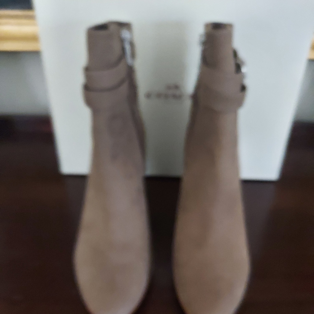 Coach Tigra Basic Nubuck boots, size 8, never worn
